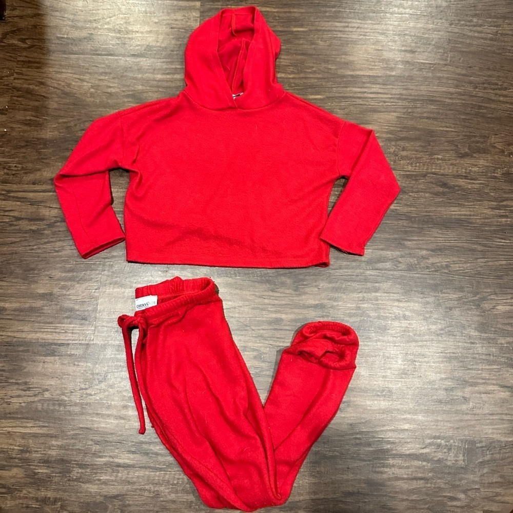 Cheryl Creations Girls Red Matching Sweatsuit Size Small